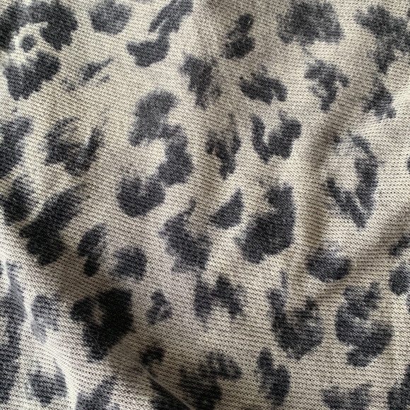 Babaton Bailey Leopard Sweater - Picture 5 of 6
